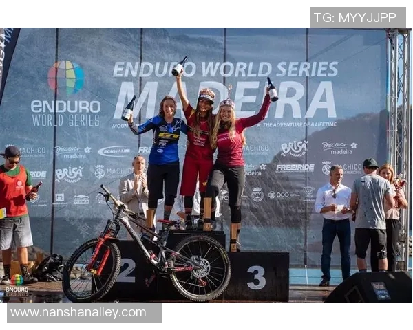 重庆足球队在耐力排行榜中荣获第二名展现出强大实力与潜力